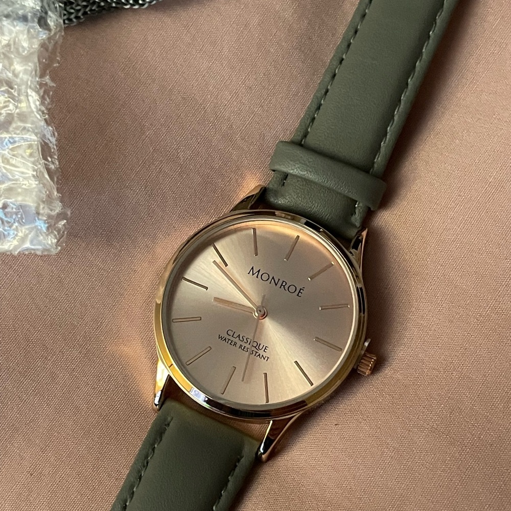 MONROE WATCH - Picture 2 of 2